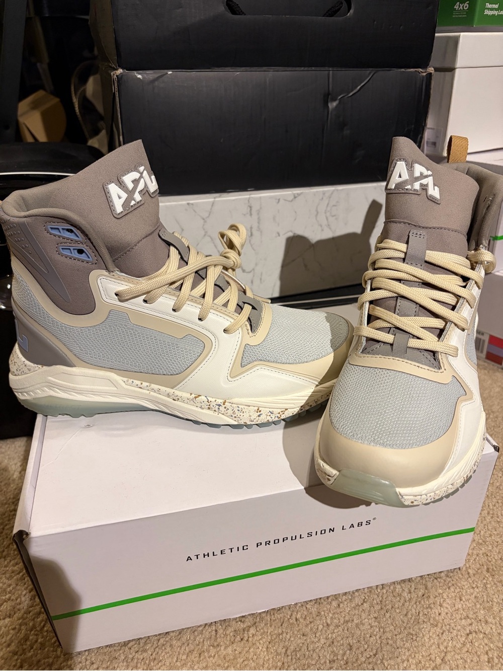 APL TechLoom High-Top Athletic Shoes in Taupe and Cream Size 6.5 Women’s